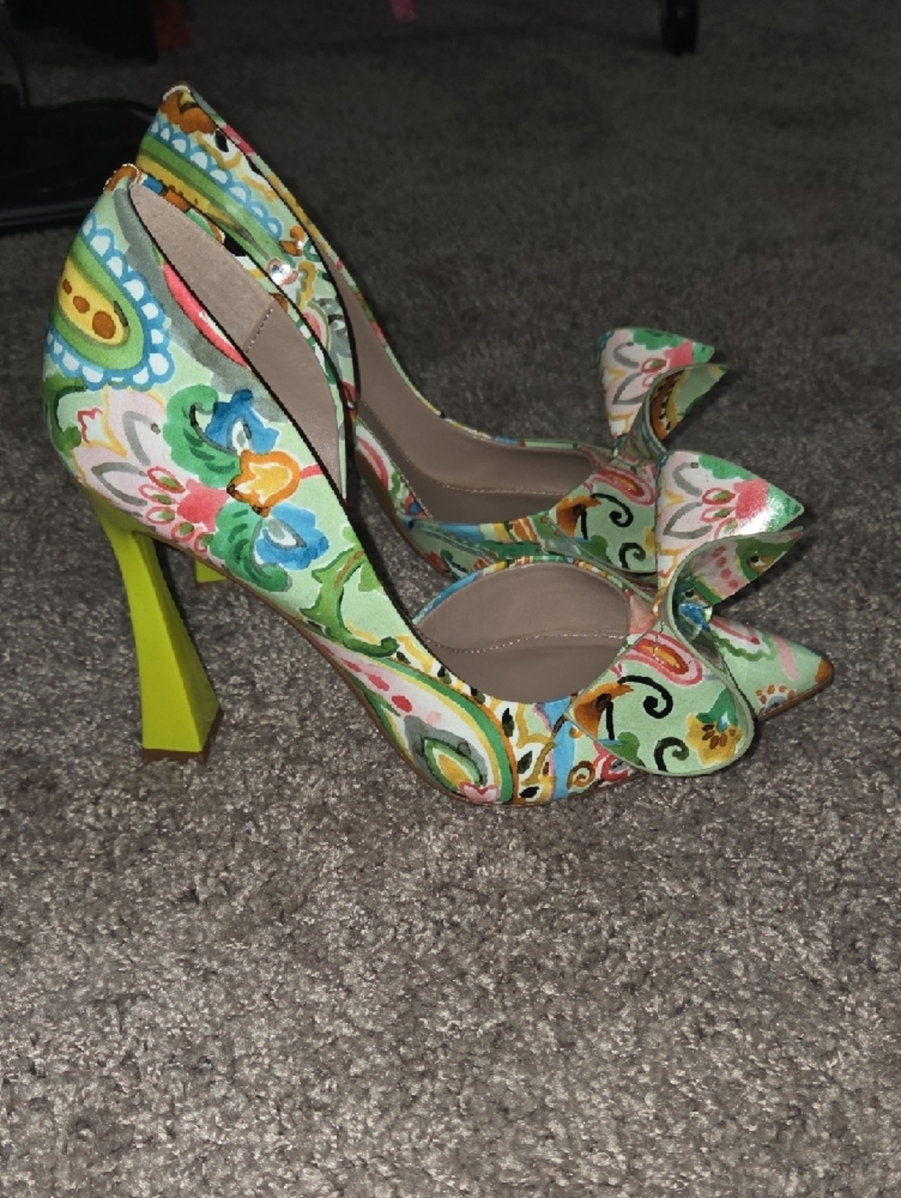 Betsey Johnson Mint Floral Bow Pointed-Toe Heels - Picture 2 of 9